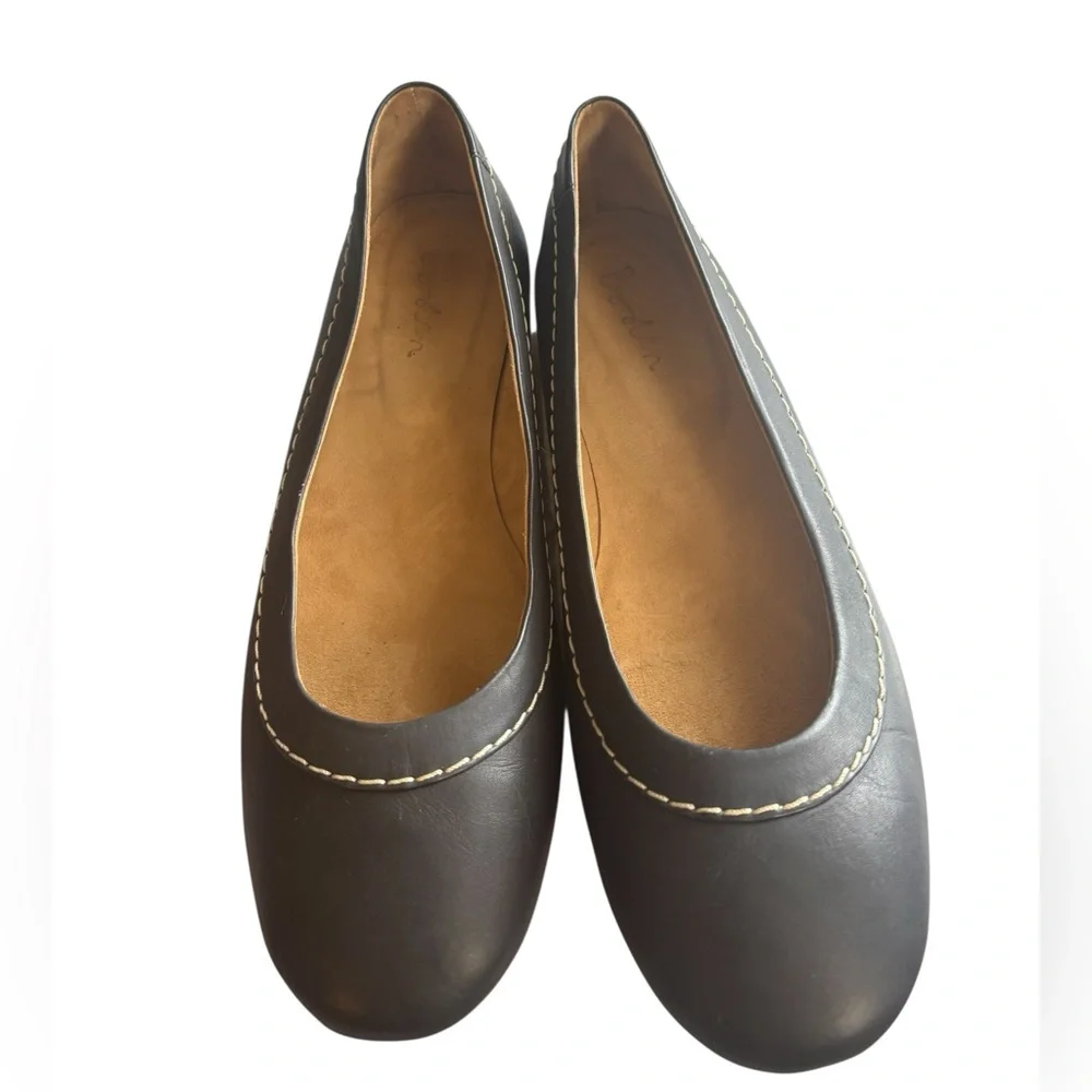 Boden Navy Blue Real Leather‎ Flats Size 40 / 8.5